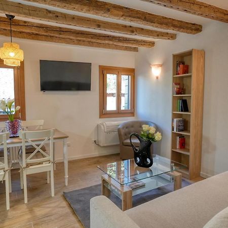 Ecco Suites Apartments Венеция Екстериор снимка