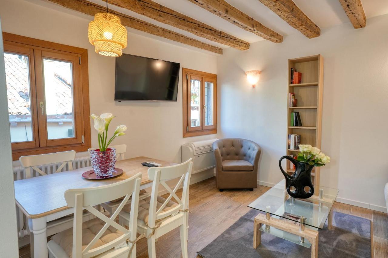 Ecco Suites Apartments Венеция Екстериор снимка