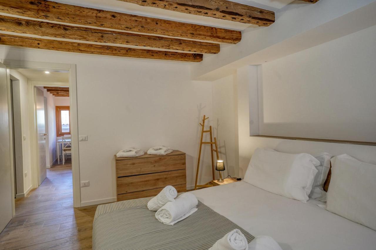 Ecco Suites Apartments Венеция Екстериор снимка