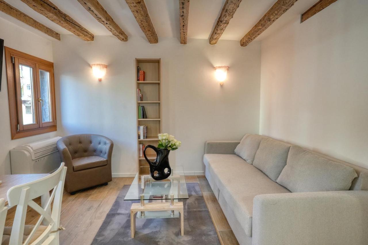 Ecco Suites Apartments Венеция Екстериор снимка