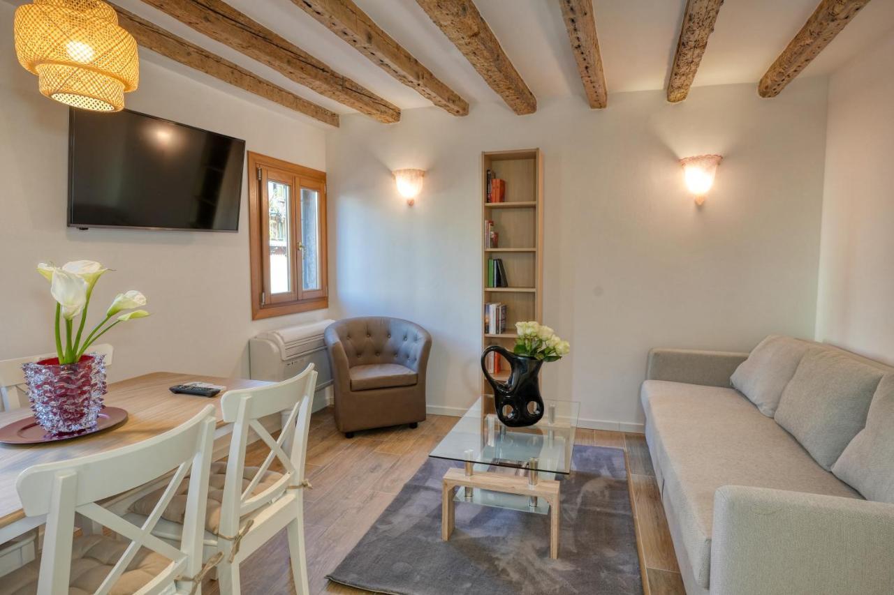 Ecco Suites Apartments Венеция Екстериор снимка