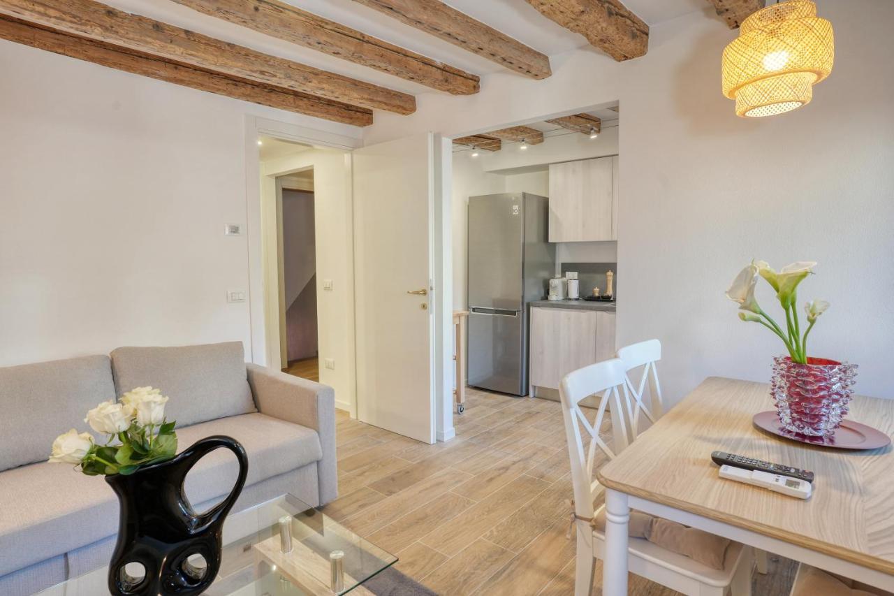 Ecco Suites Apartments Венеция Екстериор снимка
