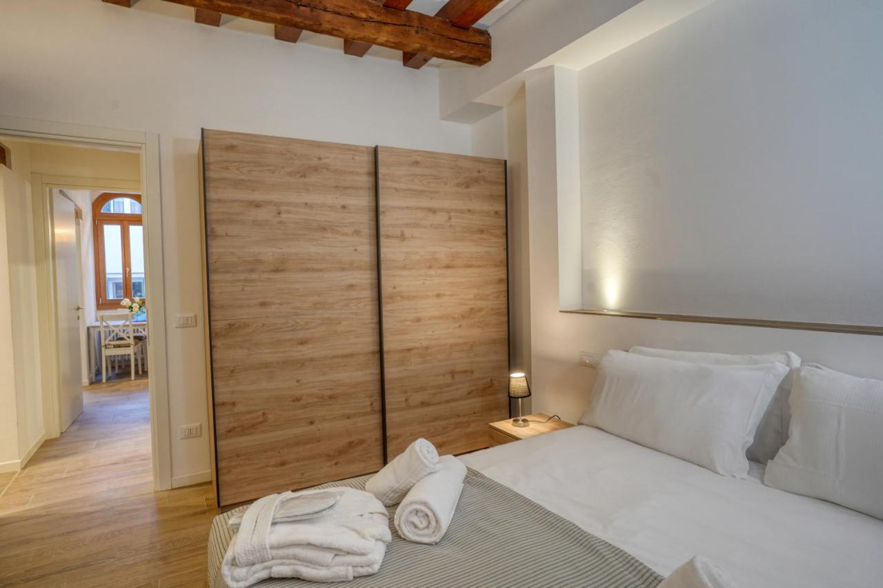 Ecco Suites Apartments Венеция Екстериор снимка