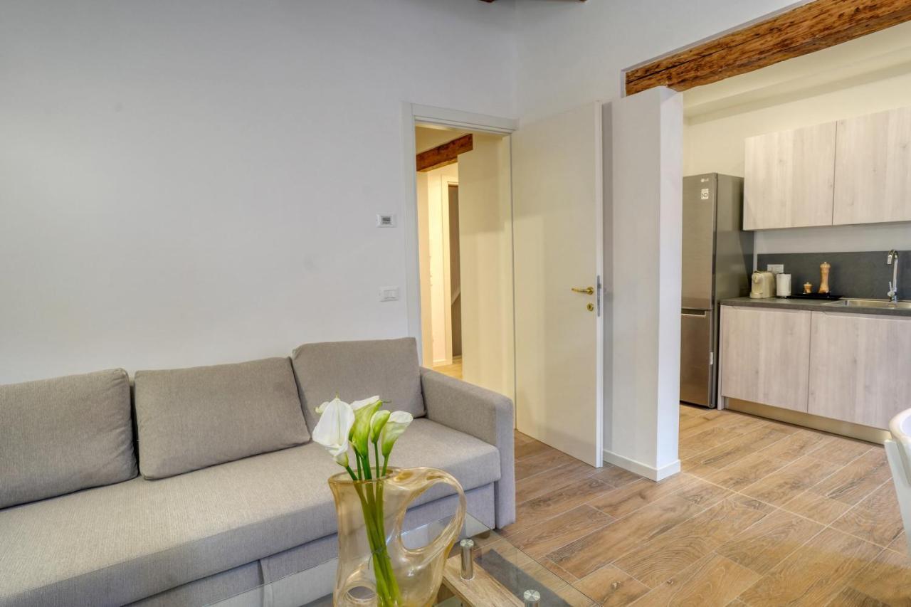 Ecco Suites Apartments Венеция Екстериор снимка