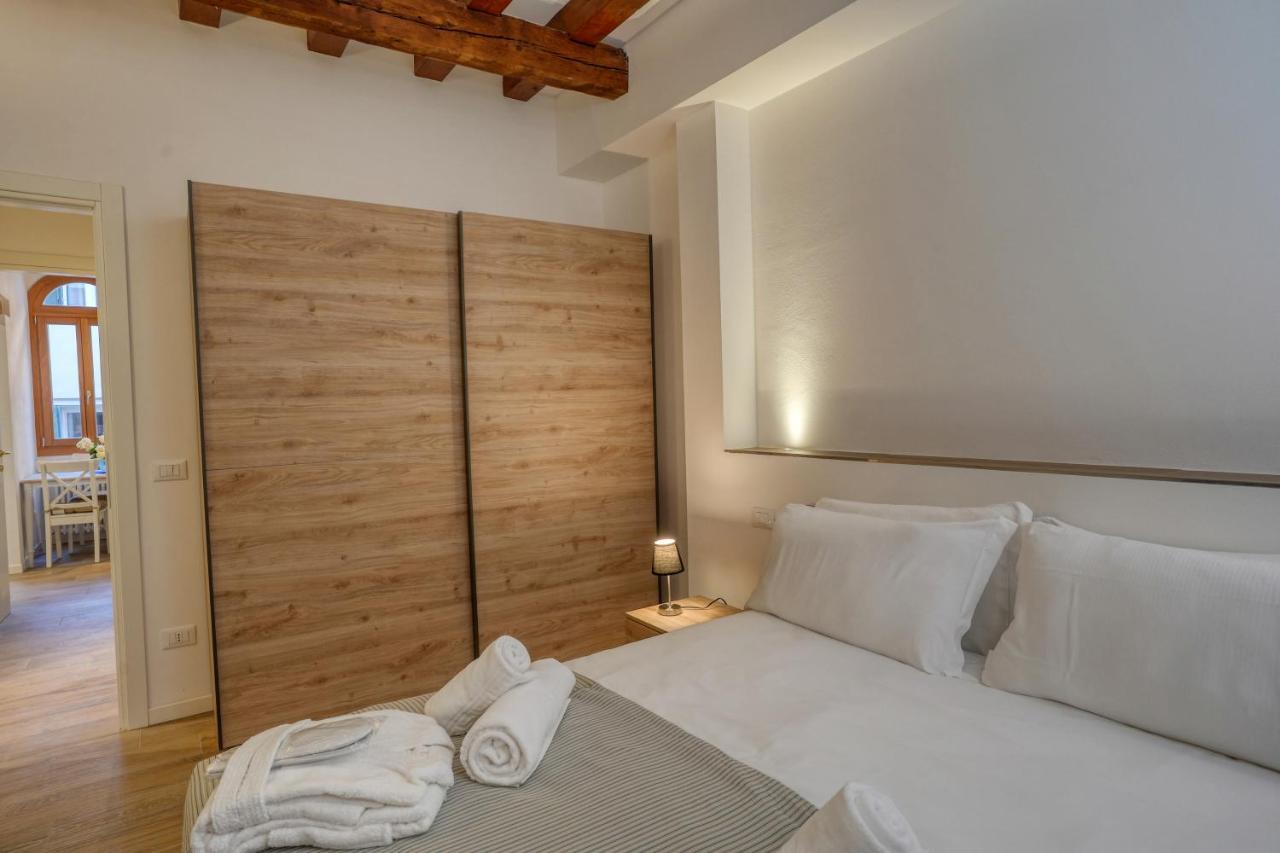 Ecco Suites Apartments Венеция Екстериор снимка