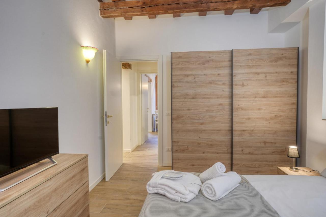 Ecco Suites Apartments Венеция Екстериор снимка