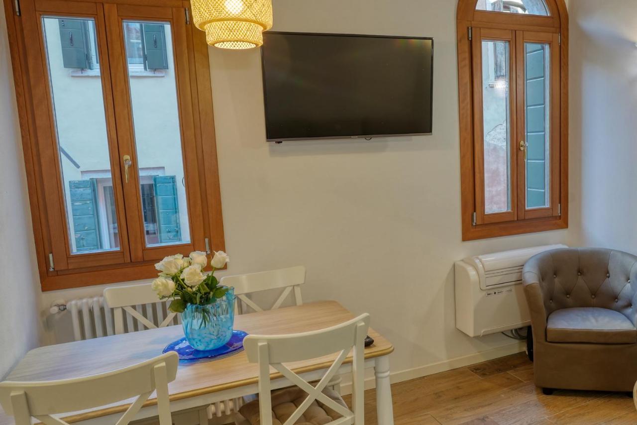 Ecco Suites Apartments Венеция Екстериор снимка