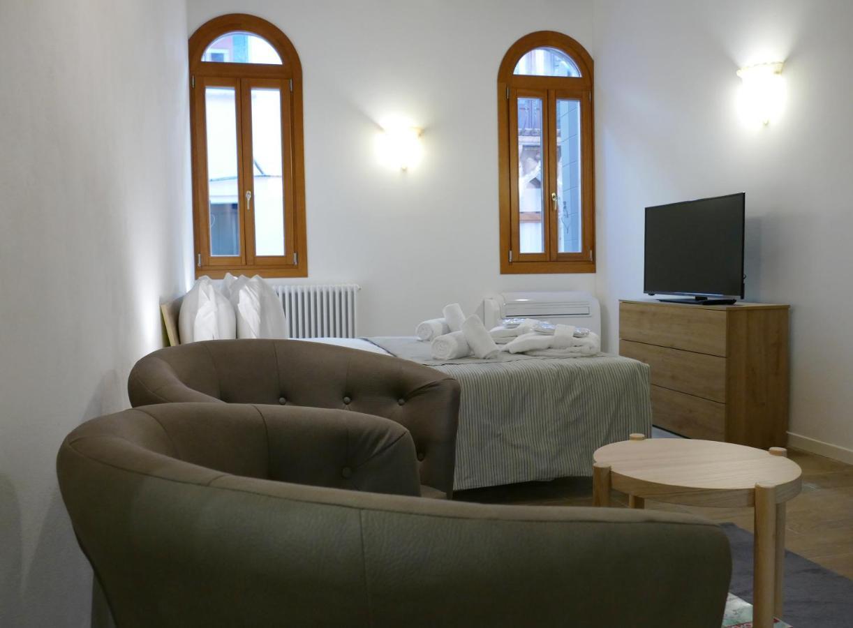 Ecco Suites Apartments Венеция Екстериор снимка