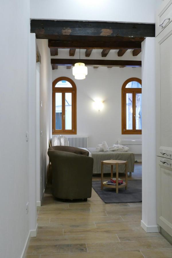 Ecco Suites Apartments Венеция Екстериор снимка