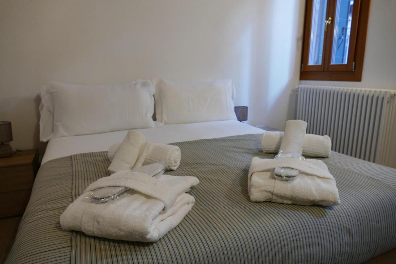 Ecco Suites Apartments Венеция Екстериор снимка